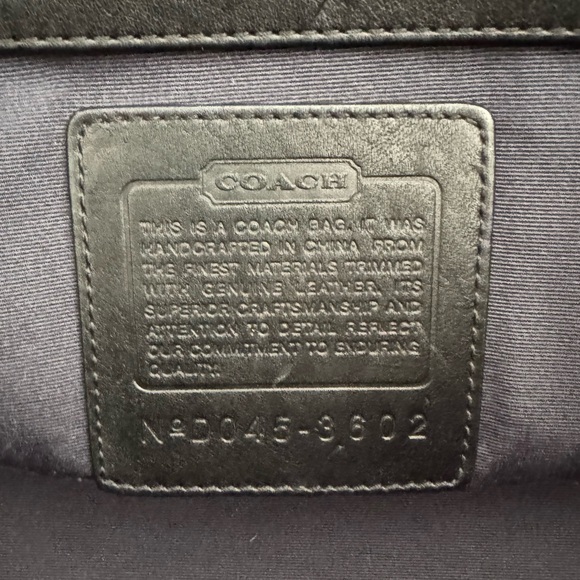 Coach Monogram Weekender - Picture 5 of 9